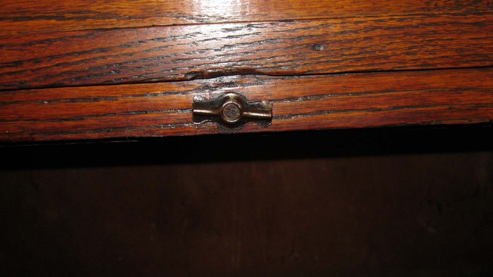 ANTIQUE WOODEN PIE SAFE