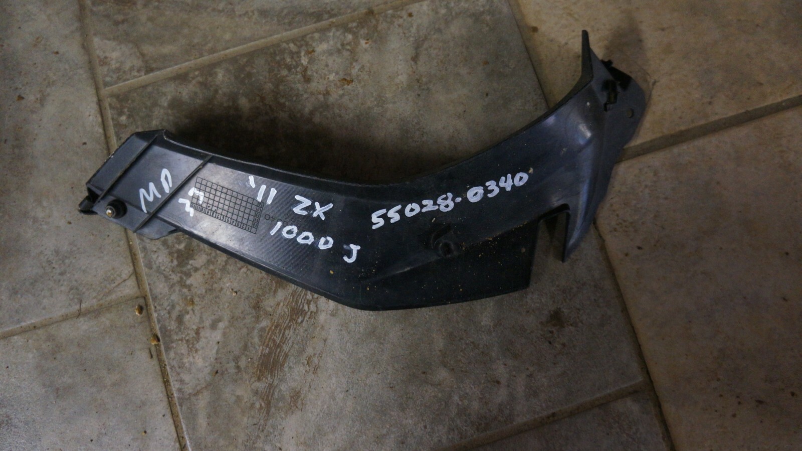 飾りへルメット。。。 Amazon.com: XMT-MOTO Headlight Upper Stay Fairing Bracket