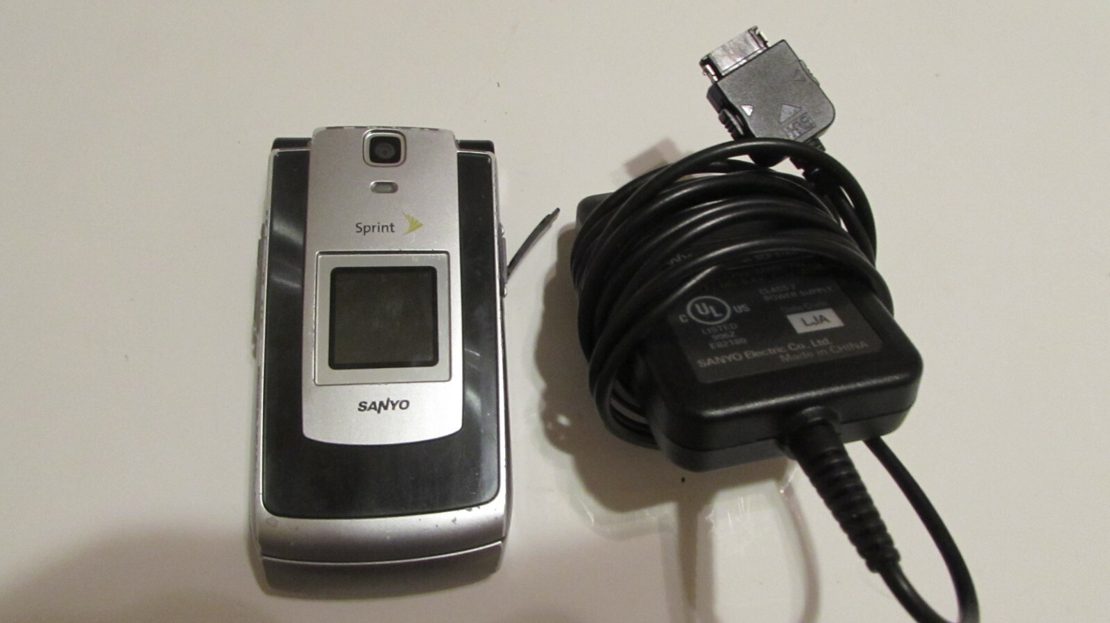 Sanyo KATANA? - Black (Sprint) Flip Cellular 3G Phone Display charcoal gray