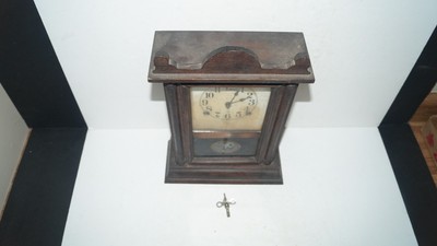 ANTIQUE SESSIONS USA WIND UP MANTEL SHELF PENDULUM CHIME CLOCK with KEY