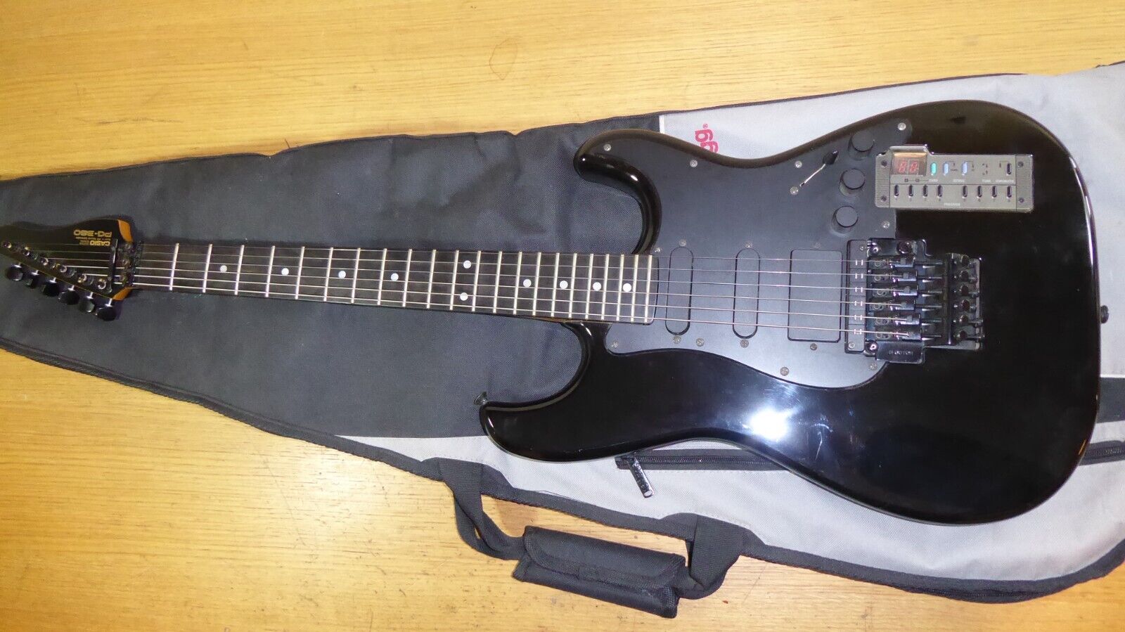 Casio PG-380 Vintage Guitar Synth Built-in iPD Sound Casio PG-380 Vintage Guitar Synth Built-in iPD Sound