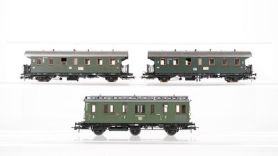 Roco H0 Konvolut 2 Personenwagen 2.Kl., Abteilwagen 2.Kl. DB