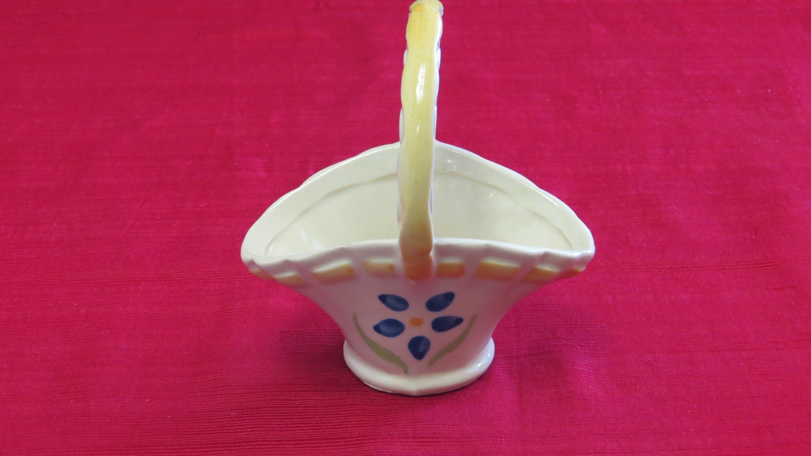 VINTAGE SHAWNEE POTTERY #640 CERAMIC BASKET PLANTER FLORAL