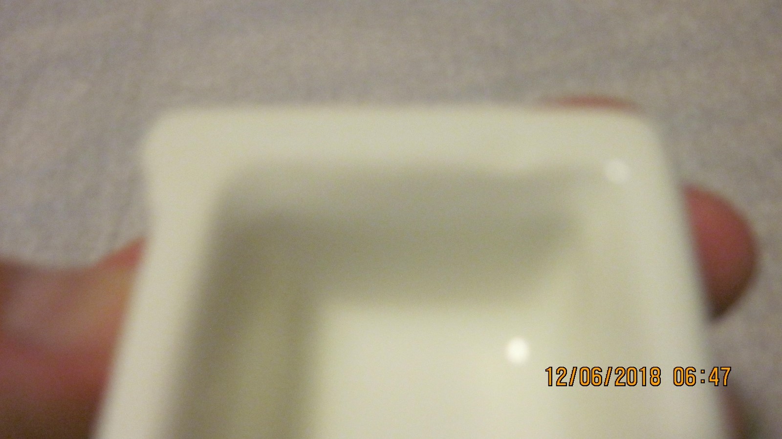 Doll House Miniature Porceline Tub with Drain (Used)