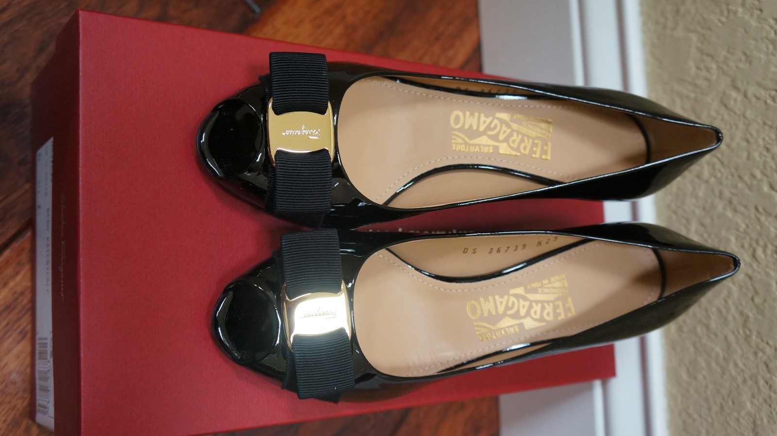 $850 NIB Salvatore Ferragamo Peep Toe Wedge Pumps Sissi Heel