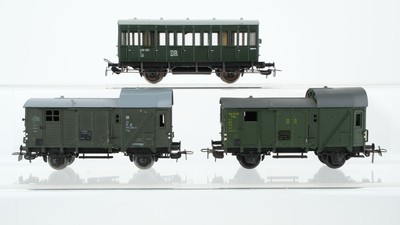 Piko H0 Konvolut Personenwagen 2 Personenzugbegleitwagen DR