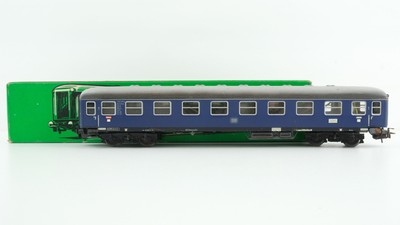 Märklin H0 4027 Reisezugwagen (dunkelblauer Wagenkasten) A4ümg der DB