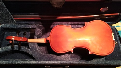 Hunter 1/2 Beginner Violin with case