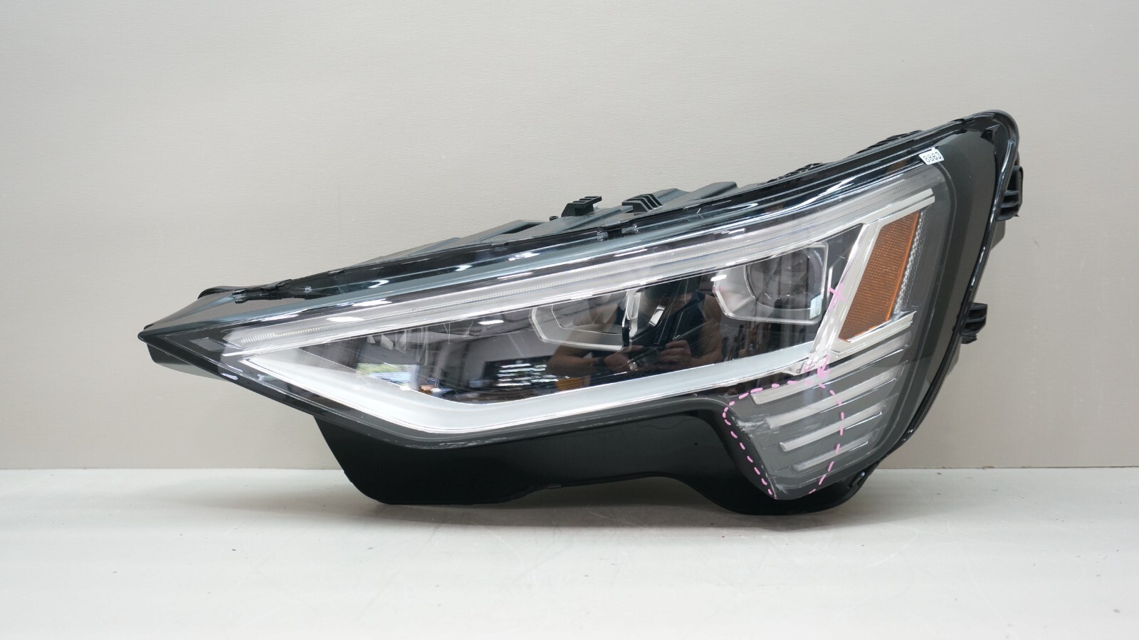 2019-2023 AUDI E-TRON FRONT LEFT DRIVER SIDE LED HEADLIGHT
