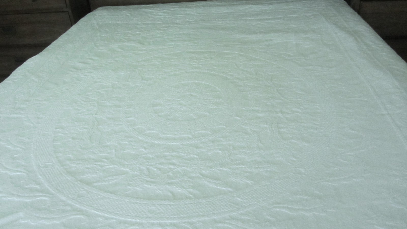 Vtg White Cotton Bedspread Raised Texture FULL DOUBLE Size 92 x 102 Fringe