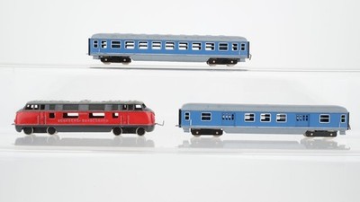 Schiebetrix / Minitrix N Diesellok BR 200 035 DB mit 2 Personenwagen (ohne Antri