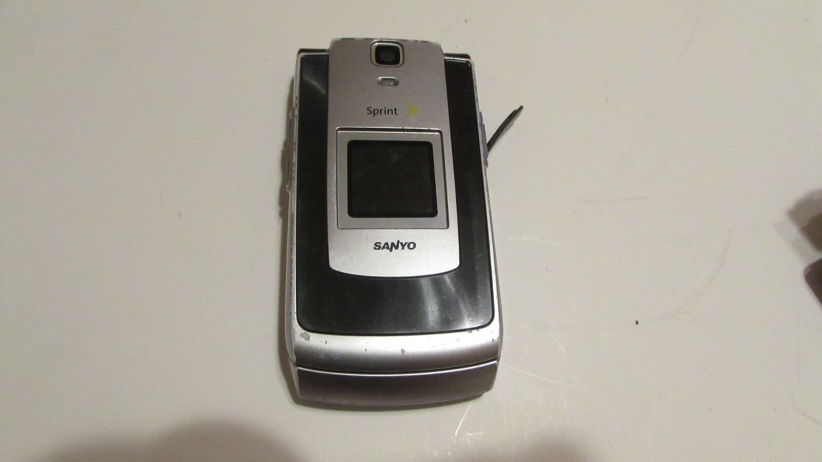 Sanyo KATANA? - Black (Sprint) Flip Cellular 3G Phone Display charcoal gray
