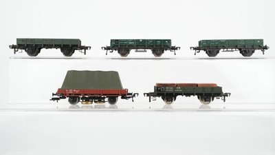 Fleischmann H0 Konvolut 3 Niederbordwagen, 1 Niederbordwagen Holzladung, Schiene