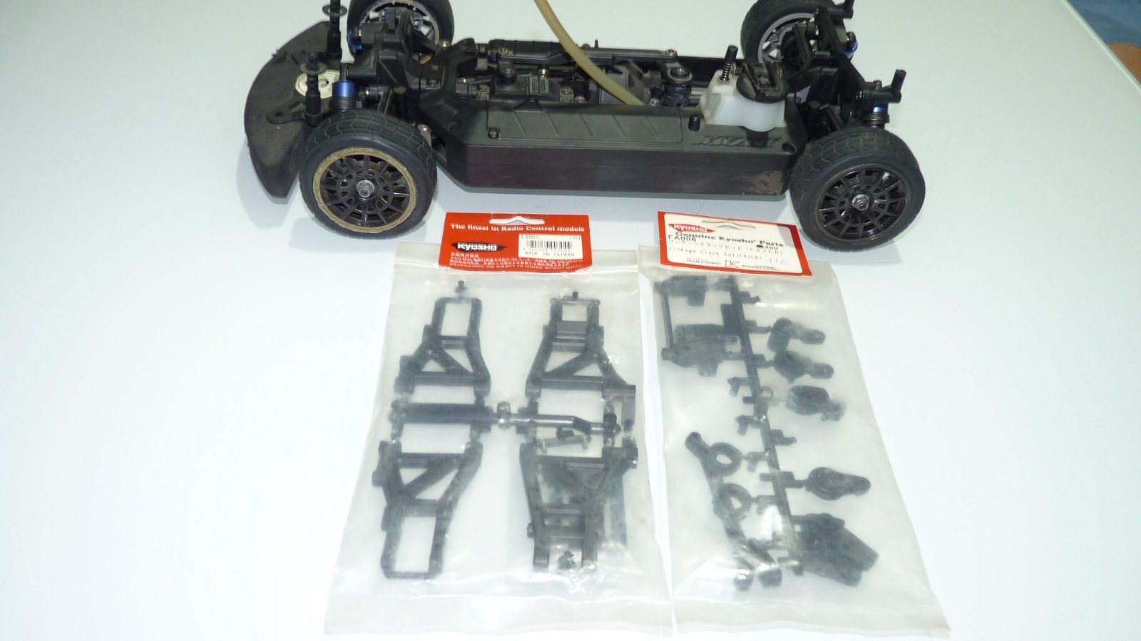 ★美品★京商 kyosho FAZER Pure Ten GP 4WD ラジコン Vintage Kyosho PureTen GP Fazer 4WD Nitro Chassis-Without Engine