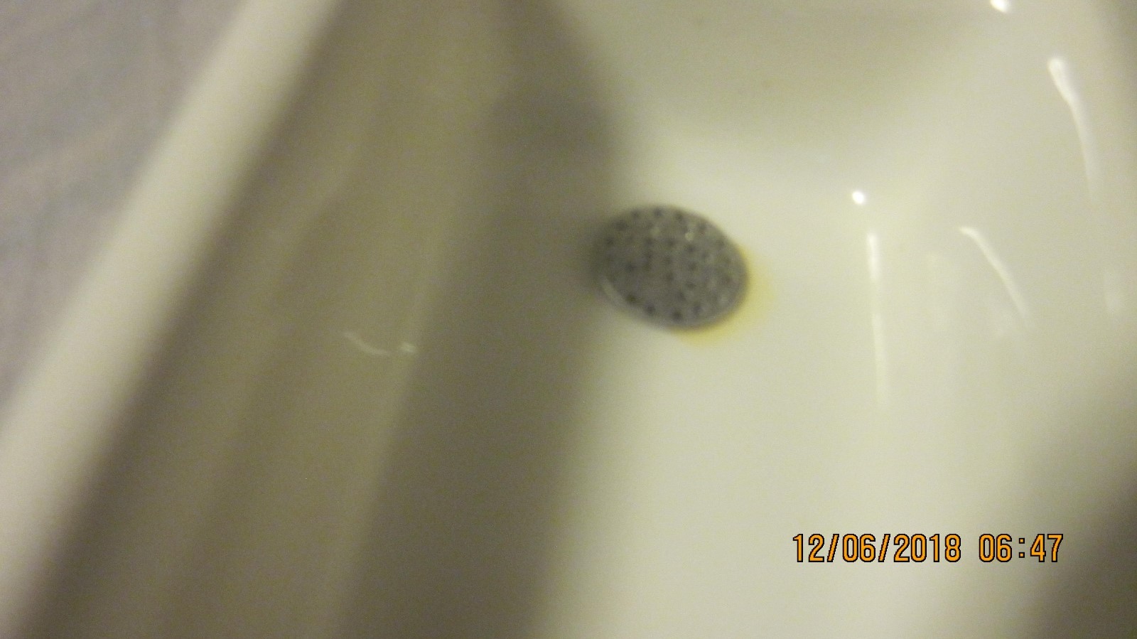 Doll House Miniature Porceline Tub with Drain (Used)