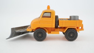 Wiking H0 Mercedes Unimog 411 mit Schneepflug GK 642