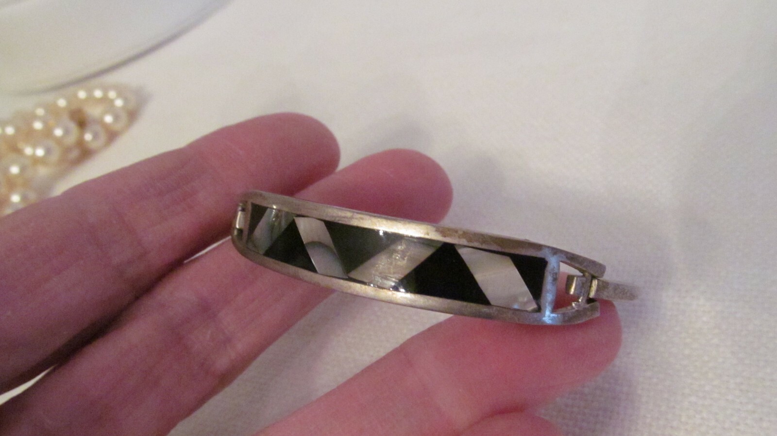 MEXICO ALPACA  SILVER TONE ABALONE INLAY BANGLE BRACELET/  6 1/4