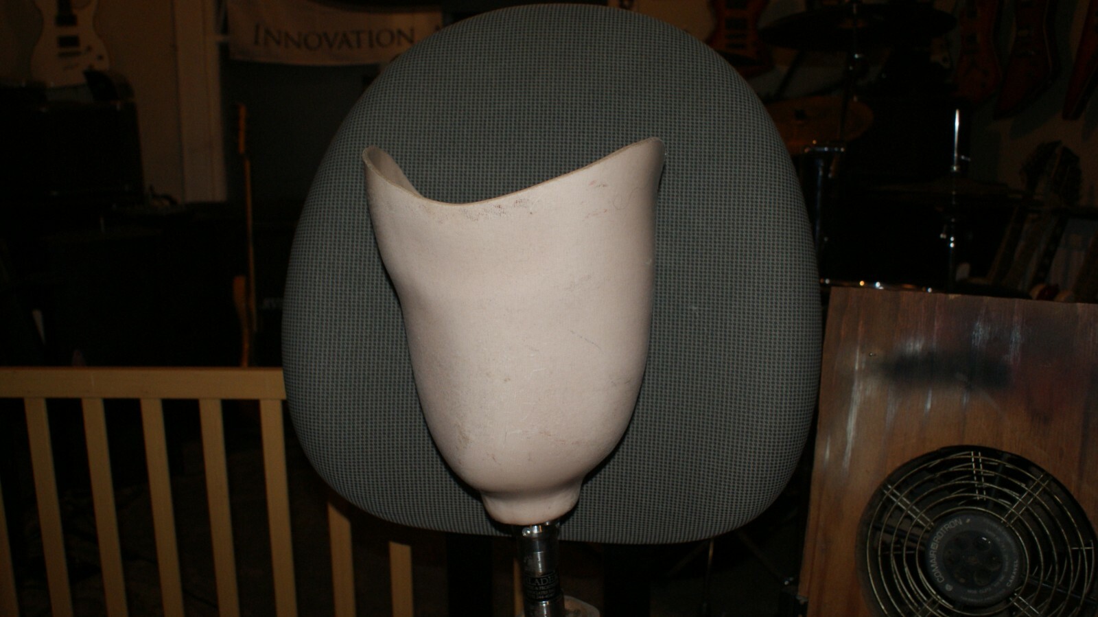 Bull Dog Prosthetic Left Leg w/Foot Below Knee  Size 10 foot with extra leg cup.