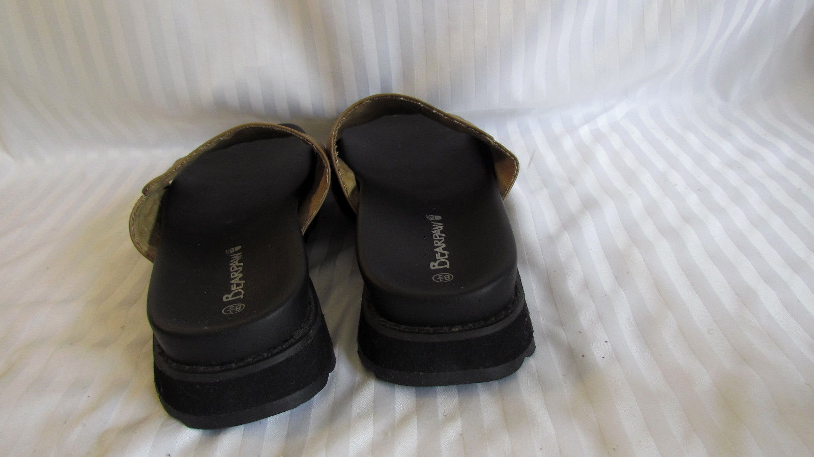 NEW BEAR PAW  MULES SHOES MEN'S 8 1/2 WOMENS 9 1/2 FORMED FOOTBED. TAN & BLACK