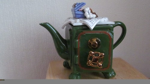 VINTAGE PAUL CARDEW CRIME WRITER DESK MURDER AT THE GRANGE MINI