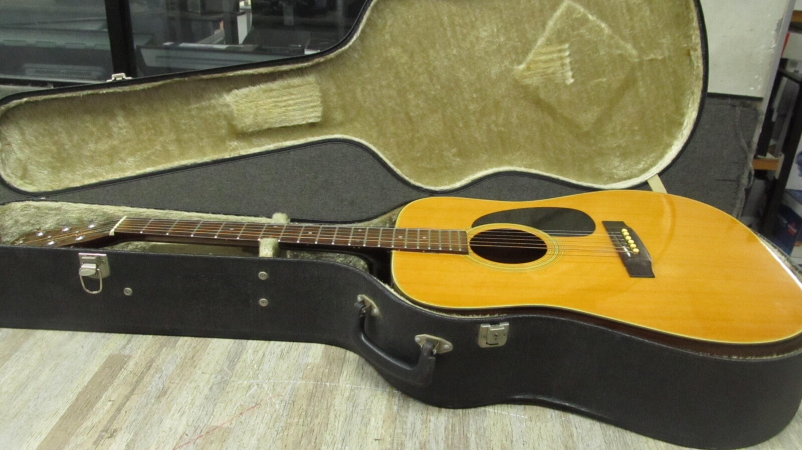 Vintage Fender Acoustic Guitar 1970's Japan F-35 W/ NICE CASE FREE