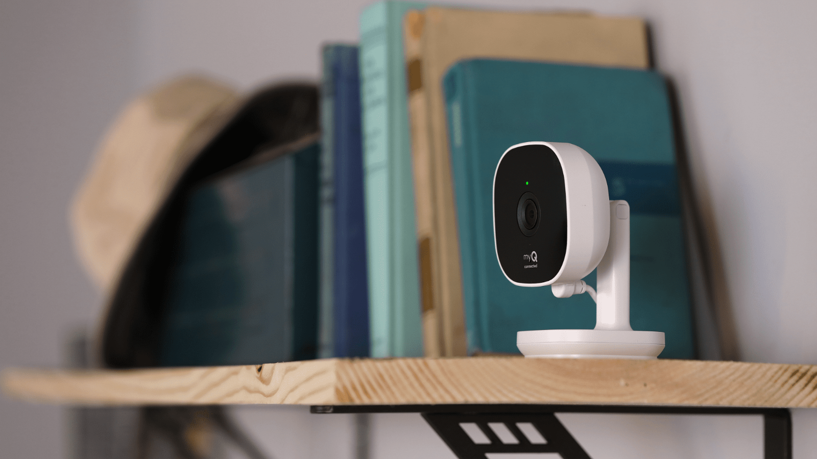 Smart Garage HD camera - Wifi enabled - Smartphone control - two-way audio