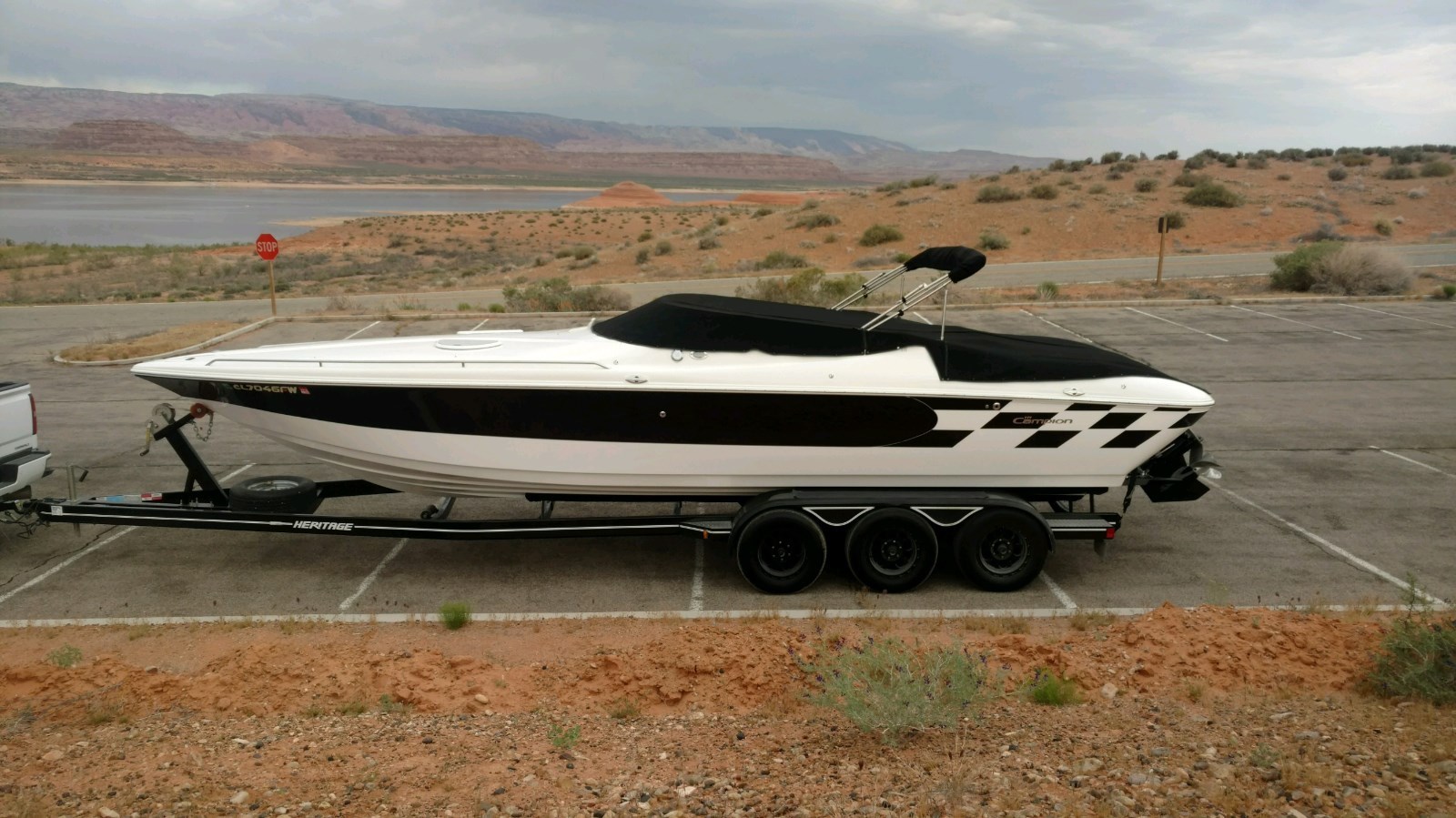 2002 Campion 30' High Performance Boat w/ Cuddy