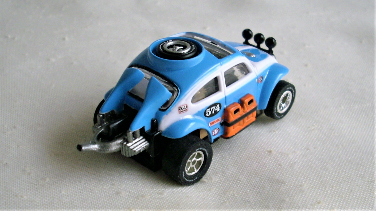 AUTO WORLD EXCLUSIVE VW Baja Bug, Blue & White AW Xtraction Ultra-G HO Slot Car