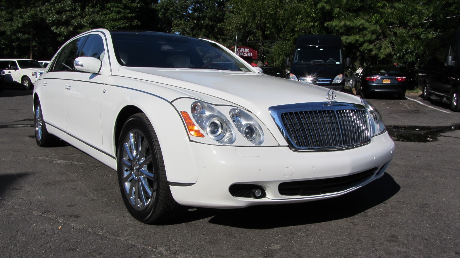 2009 Maybach 62 White Maybach 62 White on White with Divider Like New