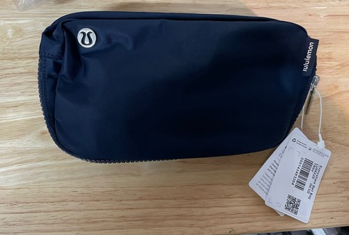 lululemon ブラック バッグ Lululemon All Set Foldover Crossbody - Black - lulu fanatics