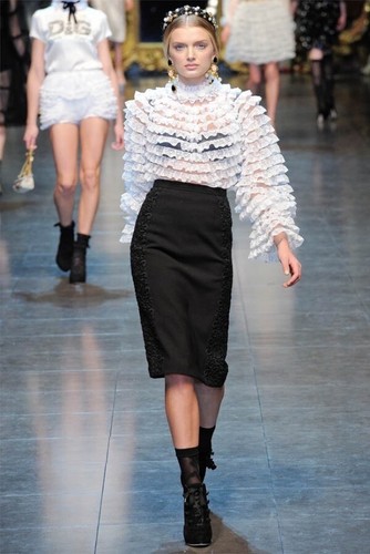 【関税＆送料込み】Dolce & Gabbana Black Wool Skirt Dolce & Gabbana black wool runway skirt! Size 42 | eBay