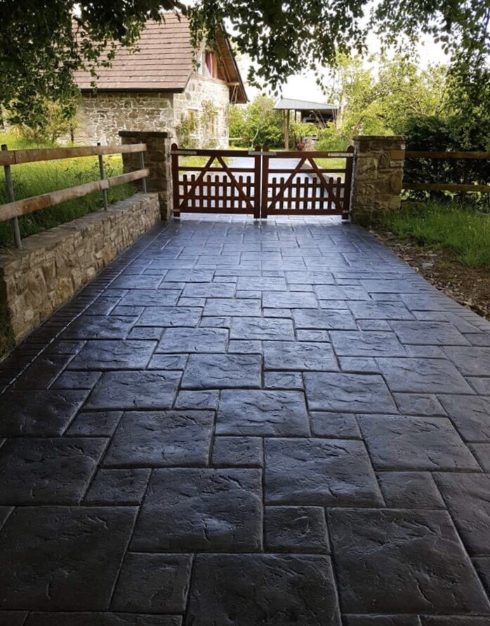 decorative concrete / printed concrete / garage floors / shed floors