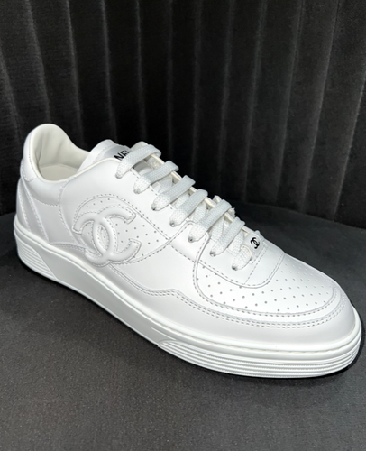 Pre-owned Chanel 23a White Calfskin Leather Cc Logo Tie Flat Runner Trainer Sneaker 38.5