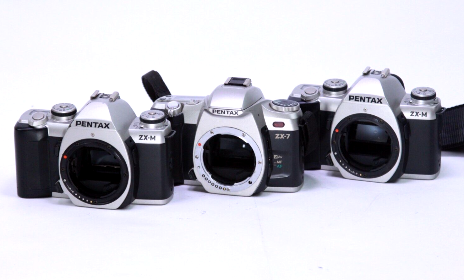m.s② Lot of 3 Pentax ZX-M (2) & zx-7 (1) 35mm Camera bodies