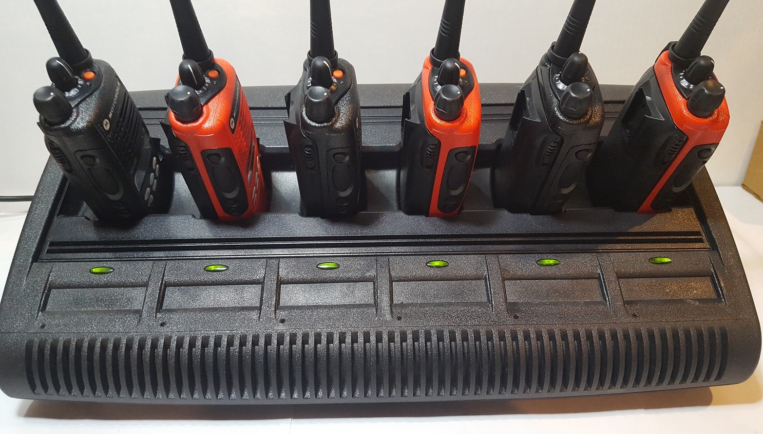 6 MOTOROLA HT1250 VHF 136-174 MHz Police Fire EMS Two-Way Radio AAH25KDF9AA5AN