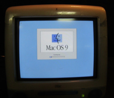 Apple iMac M5521 Indigo (POWERS ON)