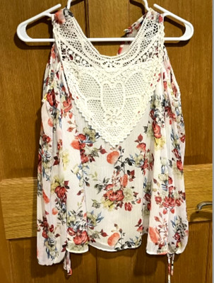 Womens Disney Beauty And The Beast Floral Crocheted Yoke Tank Top Medium