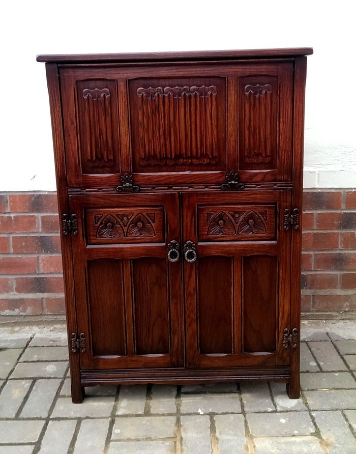 Solid Oak / Old Charm, drink in Dudley, West Midlands Gumtree