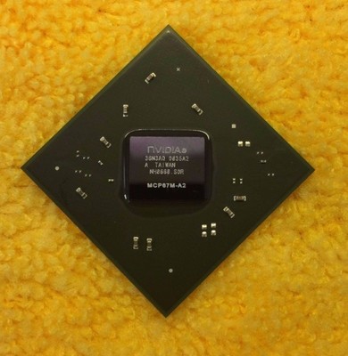 1x OEM NVIDIA MCP67M-A2 IC Graphics Chipset w/ Balls