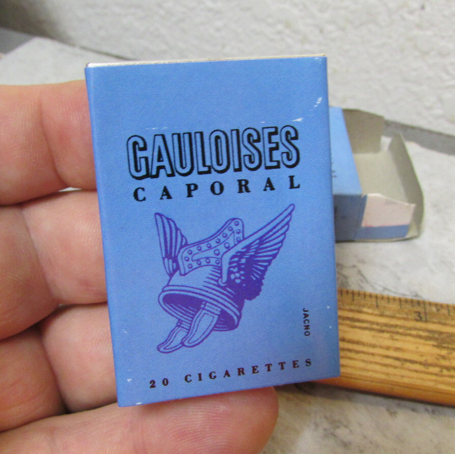 vintage 1960s ashtray novelty, Cauloises Caporal, new in original box, fun item