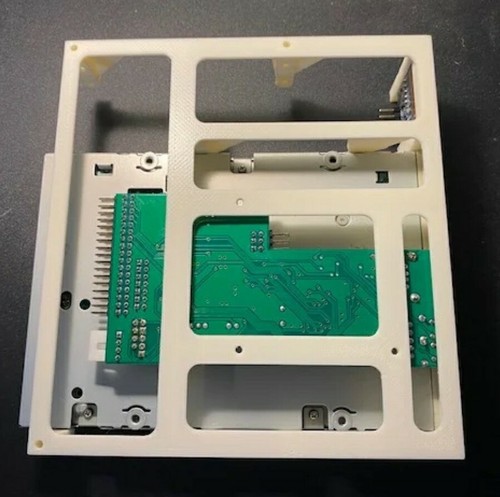 Amiga 2000 u.a. Gotek Halterung mit 3,5 Zoll Floppy Aufnahme