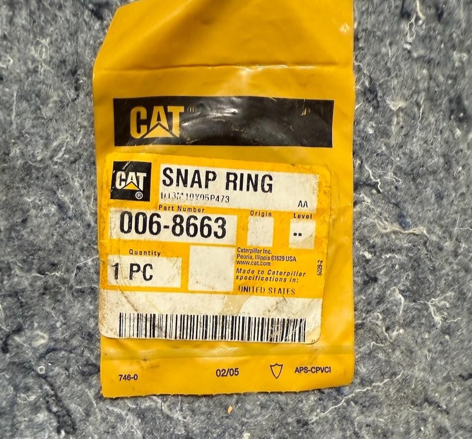 New NOS OEM CAT 1.98mm Thick Internal Retainer Ring 006-8663