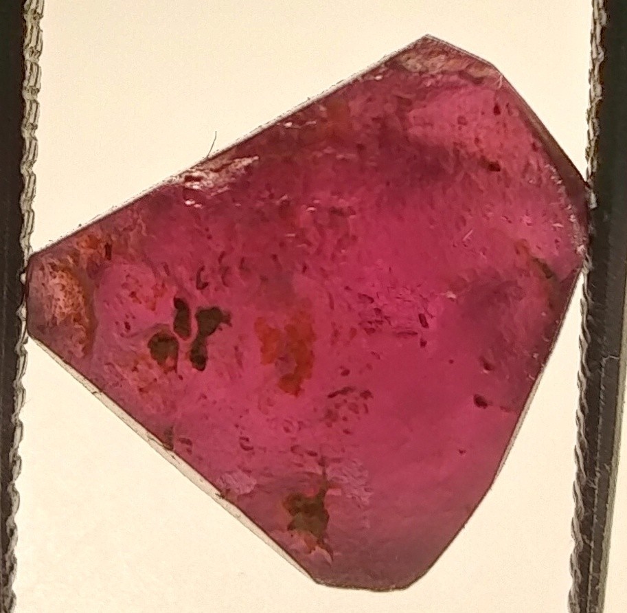 9.06 Carats Internally Flawless Rhodolite Garnet Facet Rough From Tanzania