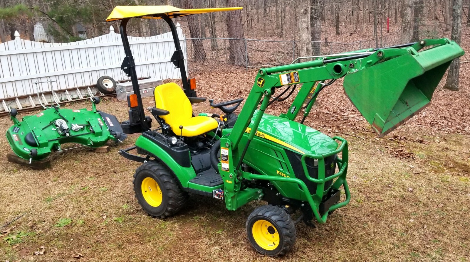 NICE~2016 John Deere 1025R~4X4 TRACTOR~(54