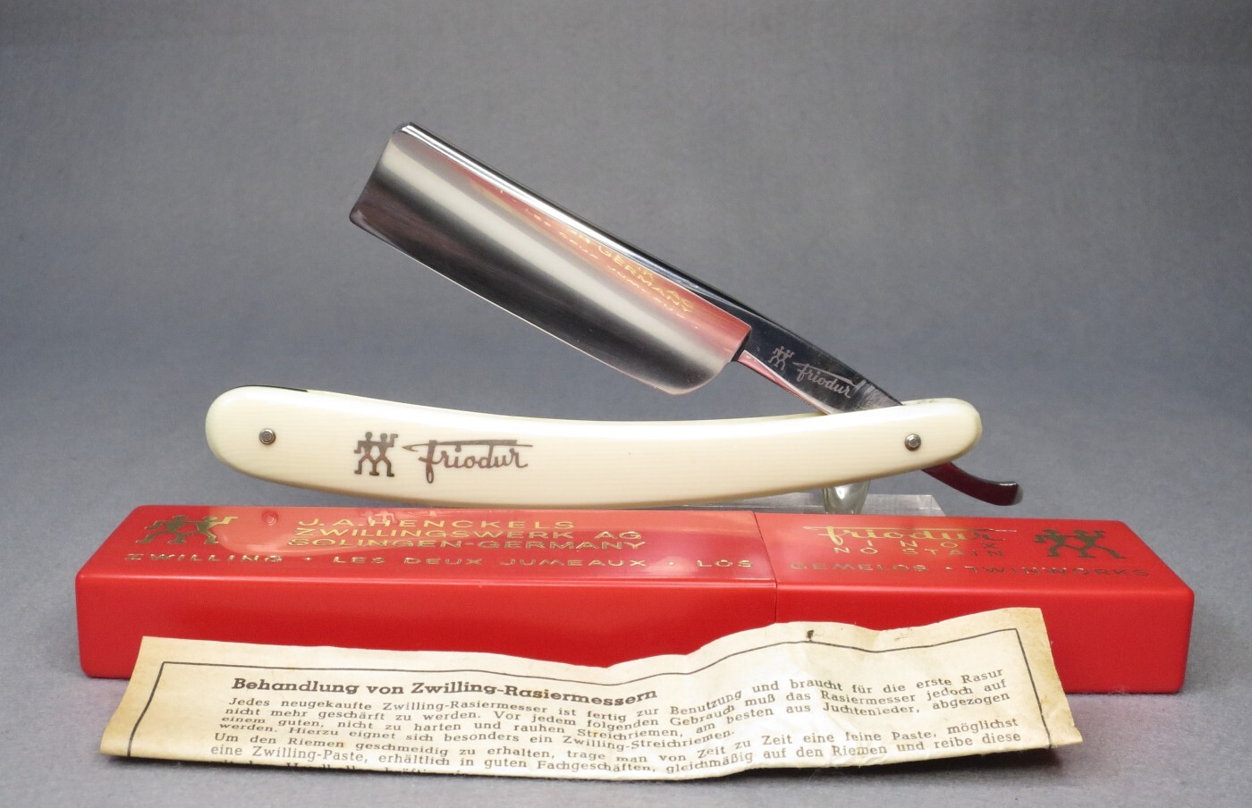 ★HENCKELS 西洋剃刀 friodur★ Vintage J A Henckels Twin Works Friodur Straight Razor Tan
