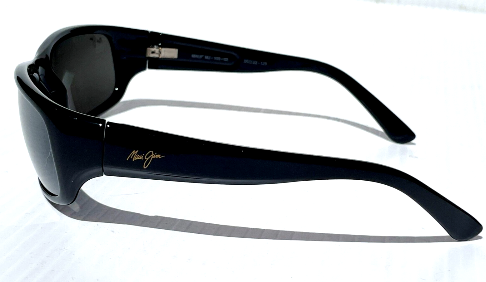 Pre-owned Maui Jim Stingray Gloss Black Polarized Grey Glass Lens Sunglass 103-02 In Gray