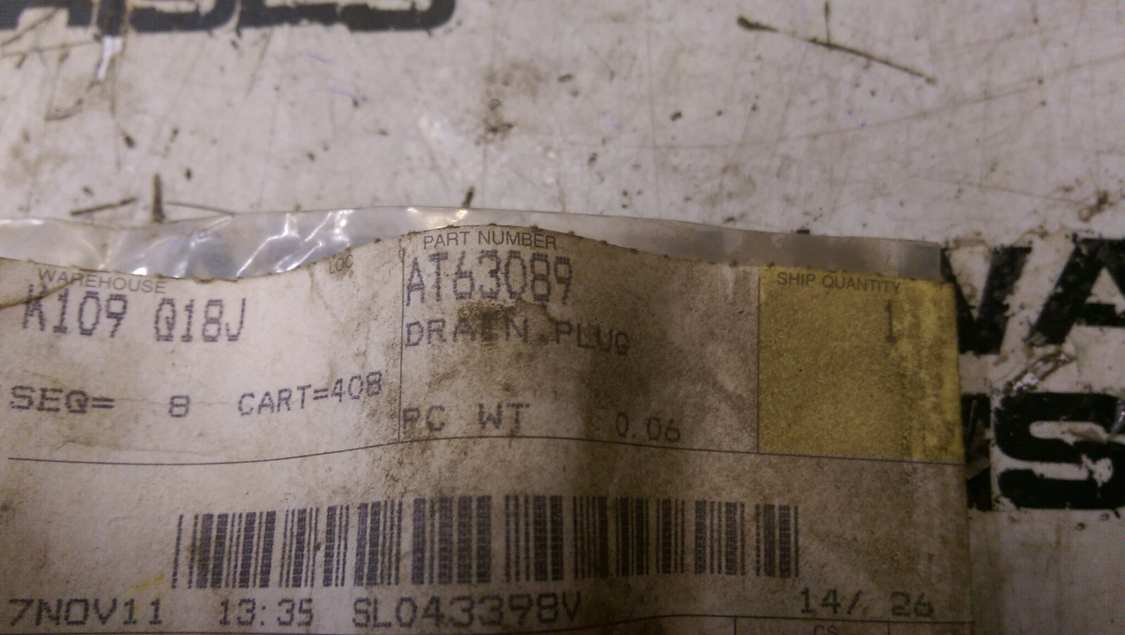 AT63089 JOHN DEERE DRAIN CAP - Picture 2 of 2