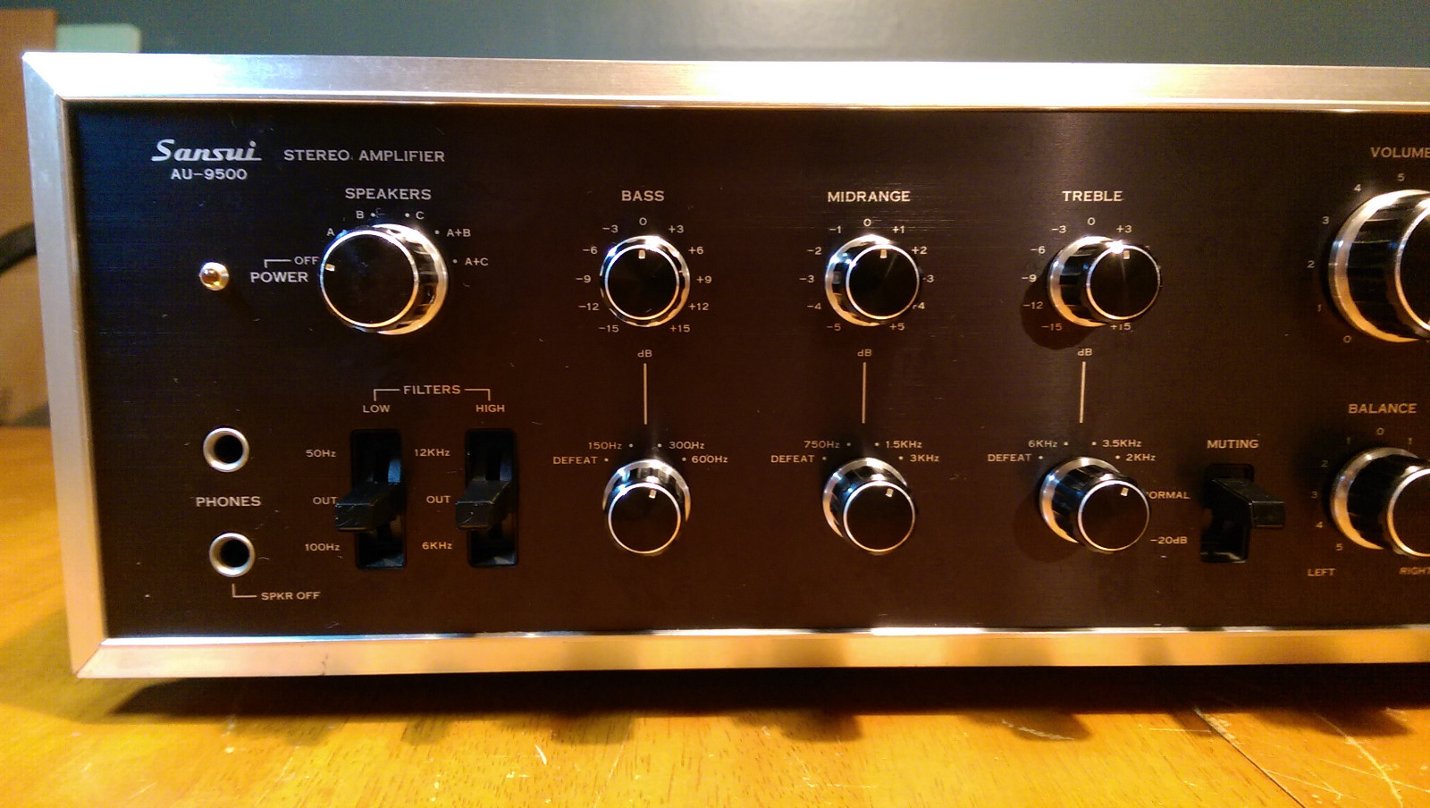 Sansui AU 9500 Intergrated Amplifier. Tested . Excellent Cosmetics.