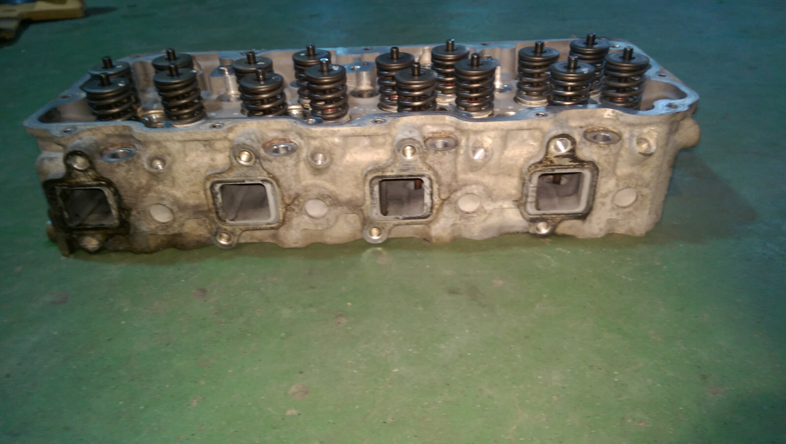 97779578 97320788 01-04 2001-04 LB7 DURAMAX 6.6 6.6L RH PASSENGER CYLINDER HEAD - Picture 9 of 12