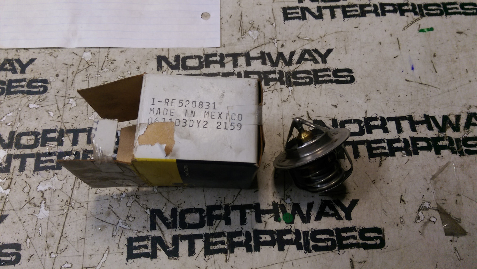 RE520831 John Deere THERMOSTAT - Picture 1 of 2